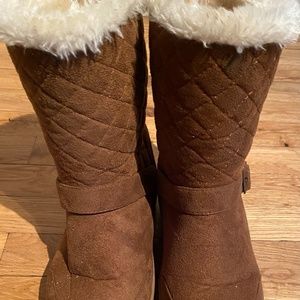 Tan faux fur lined boots
